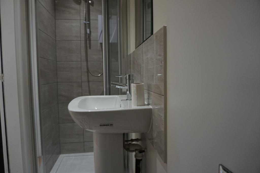 Town Centre Apartments Dewsbury Exterior foto